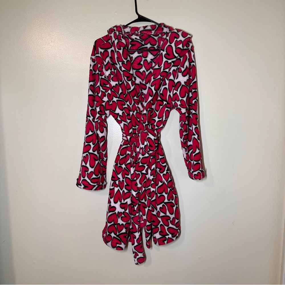 Rue21 Pink and Black Heart Patterned Robe
